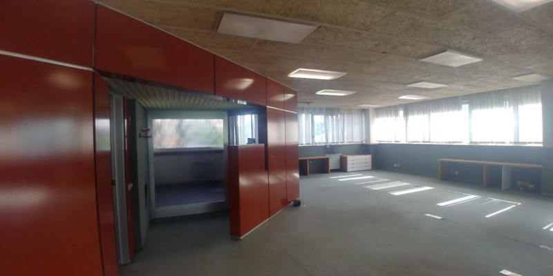 Immagine 3 di Palazzo in vendita  in VIA GOBETTI PIETRO a Cinisello Balsamo