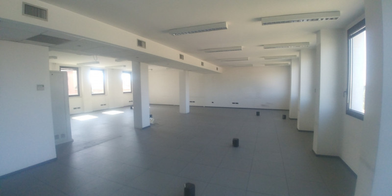 Immagine 8 di Ufficio in affitto  in VIALE SARCA a Milano