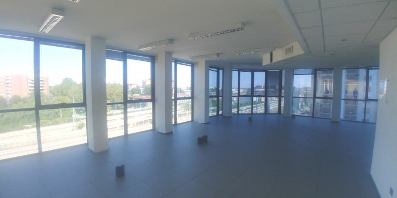 Immagine 18 di Ufficio in affitto  in VIALE SARCA a Milano