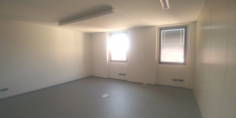 Immagine 23 di Ufficio in affitto  in VIALE SARCA a Milano