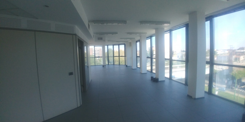 Immagine 10 di Ufficio in affitto  in VIALE SARCA a Milano