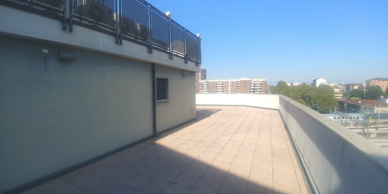 Immagine 11 di Ufficio in affitto  in VIALE SARCA a Milano