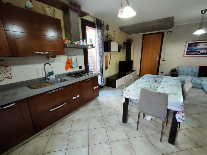 Immagine 3 di Appartamento in vendita  in via Ragazzi del 99 a Castegnero