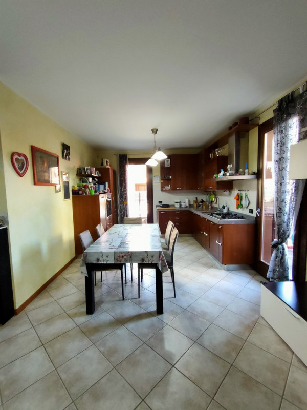 Immagine 4 di Appartamento in vendita  in via Ragazzi del 99 a Castegnero