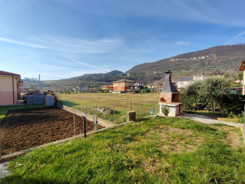Immagine 17 di Appartamento in vendita  in via Ragazzi del 99 a Castegnero