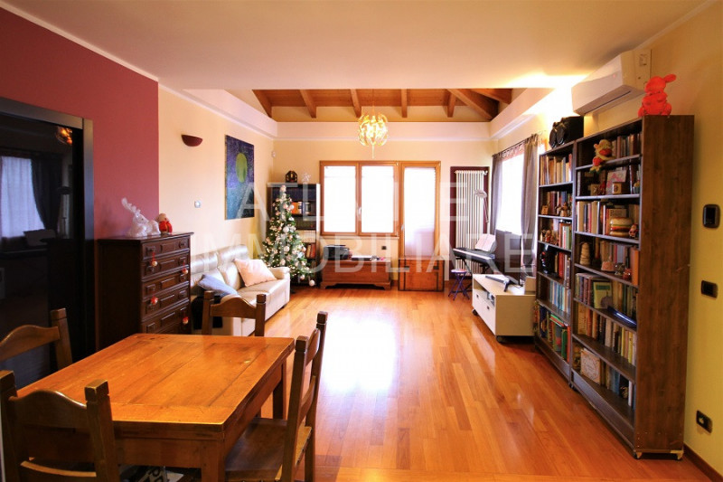 Immagine 3 di Villetta a schiera in vendita  in via Tavoleto a Misano Adriatico