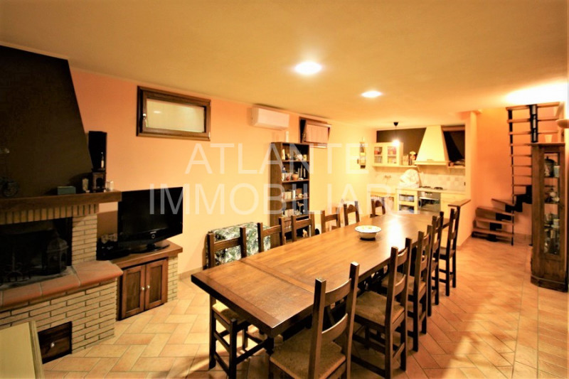 Immagine 12 di Villetta a schiera in vendita  in via Tavoleto a Misano Adriatico