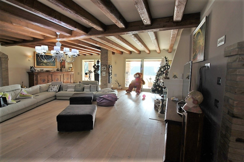 Immagine 3 di Villa in vendita  in via Pelosa a Veggiano