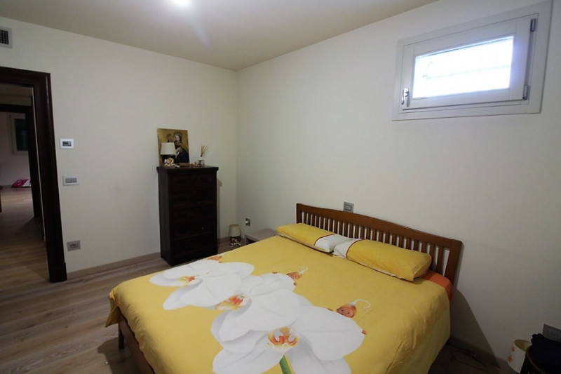 Immagine 23 di Villa in vendita  in via Pelosa a Veggiano