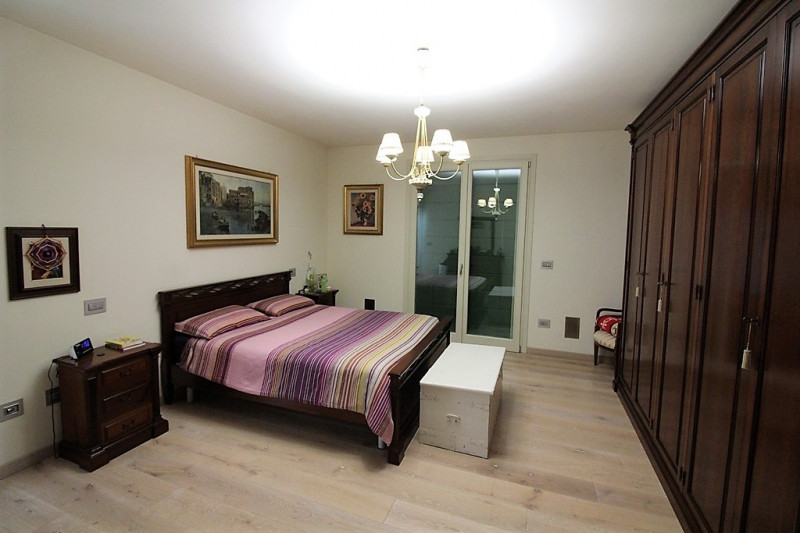 Immagine 32 di Villa in vendita  in via Pelosa a Veggiano