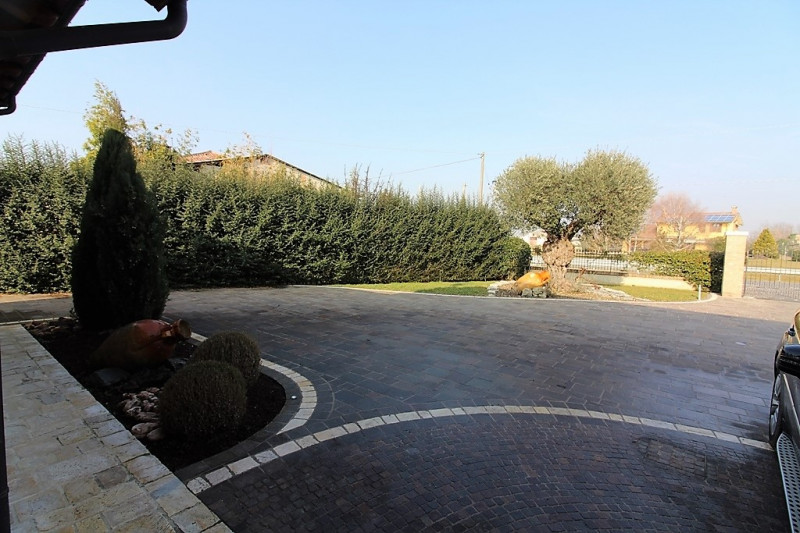 Immagine 52 di Villa in vendita  in via Pelosa a Veggiano