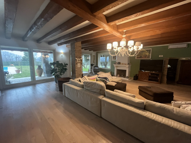 Immagine 58 di Villa in vendita  in via Pelosa a Veggiano