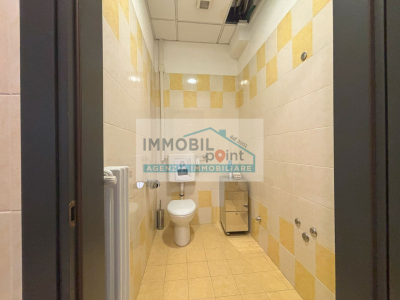 Immagine 6 di Ufficio in vendita  in piazza dell'artigianato a Abano Terme