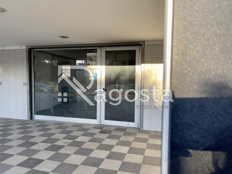 Immagine 7 di Negozio in affitto  in Via Raffaele Guariglia a Salerno