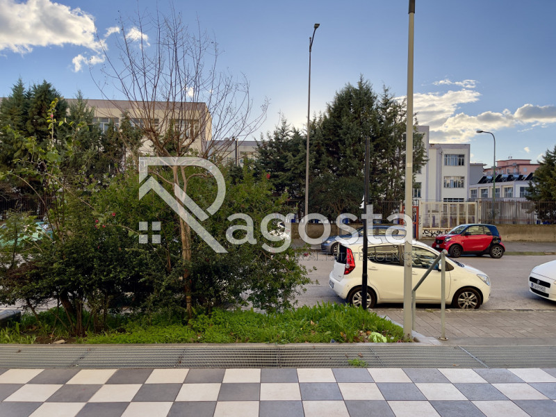 Immagine 9 di Negozio in affitto  in Via Raffaele Guariglia a Salerno