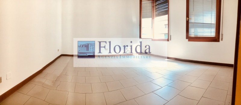 Immagine 2 di Ufficio in affitto  in contrà  rialto 6 a Camposampiero