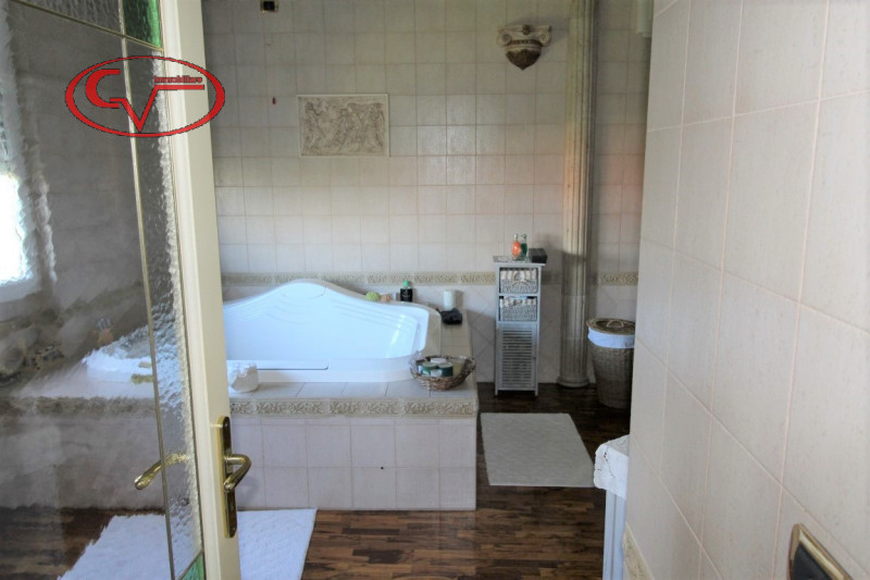 Immagine 14 di Villa in vendita  in via gori a Cavriglia