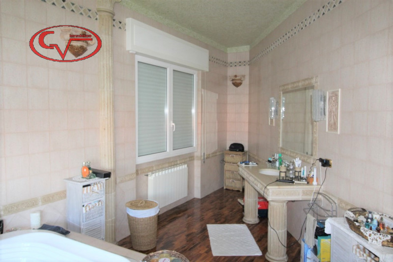 Immagine 15 di Villa in vendita  in via gori a Cavriglia