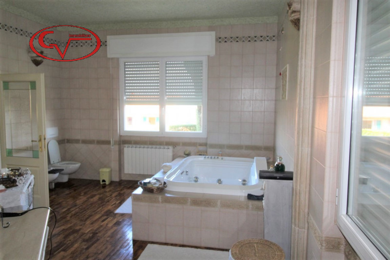 Immagine 16 di Villa in vendita  in via gori a Cavriglia