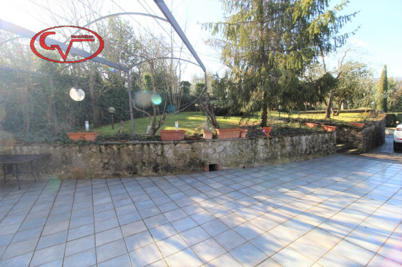 Immagine 36 di Villa in vendita  in via gori a Cavriglia