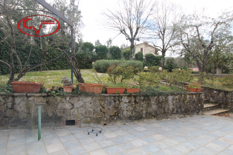 Immagine 37 di Villa in vendita  in via gori a Cavriglia