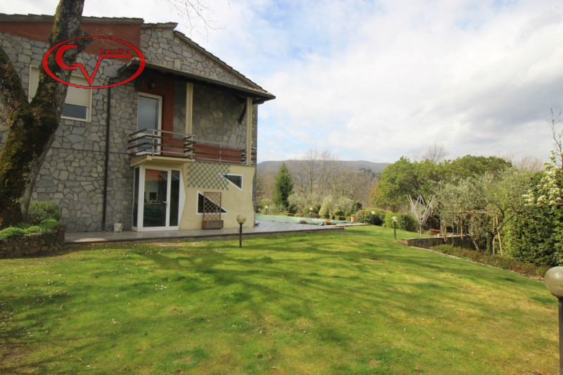 Immagine 52 di Villa in vendita  in via gori a Cavriglia