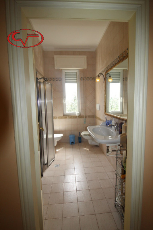 Immagine 90 di Villa in vendita  in via gori a Cavriglia