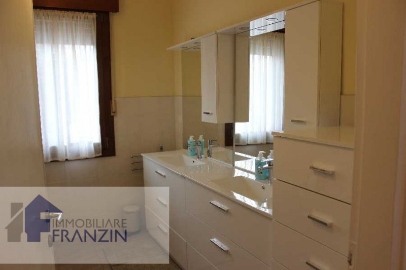 Immagine 14 di Camera in affitto  in via roma a Meolo