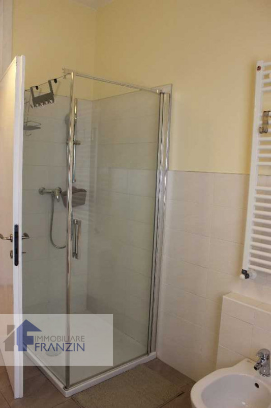 Immagine 16 di Camera in affitto  in via roma a Meolo