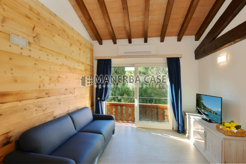 Immagine 1 di Appartamento in affitto  in lungolago zanardelli a Toscolano-Maderno