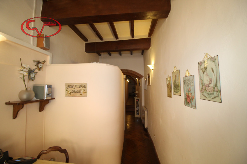 Immagine 1 di Negozio in vendita  in via castelguinelli a Figline E Incisa Valdarno