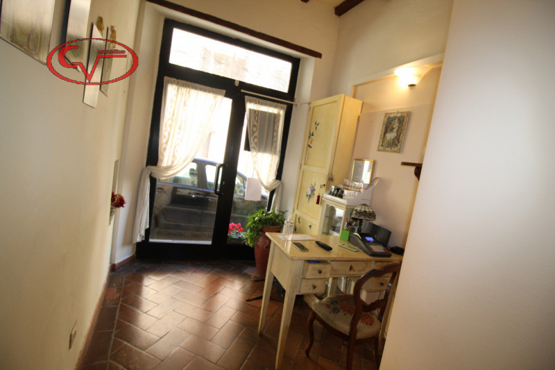 Immagine 2 di Negozio in vendita  in via castelguinelli a Figline E Incisa Valdarno