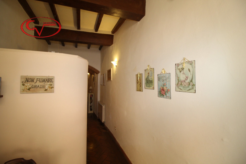 Immagine 3 di Negozio in vendita  in via castelguinelli a Figline E Incisa Valdarno