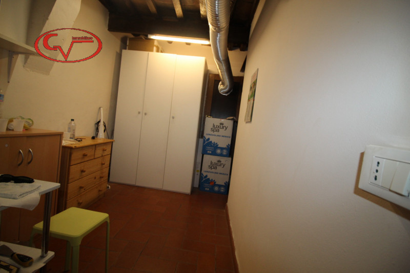Immagine 6 di Negozio in vendita  in via castelguinelli a Figline E Incisa Valdarno