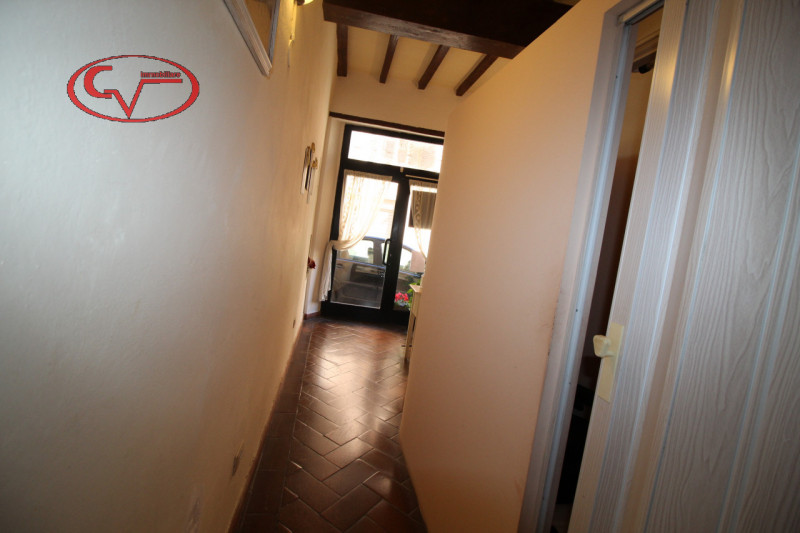 Immagine 11 di Negozio in vendita  in via castelguinelli a Figline E Incisa Valdarno