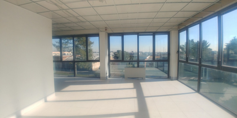 Immagine 11 di Ufficio in vendita  in VIA COPERNICO a Cinisello Balsamo