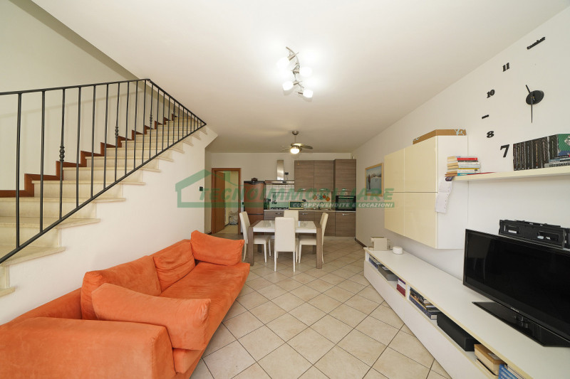 Immagine 1 di Villetta a schiera in vendita  a Gavardo