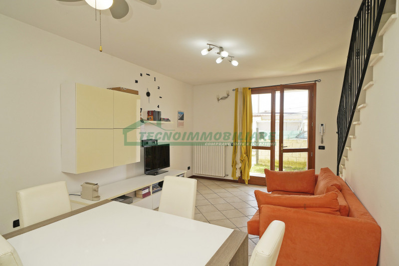 Immagine 2 di Villetta a schiera in vendita  a Gavardo