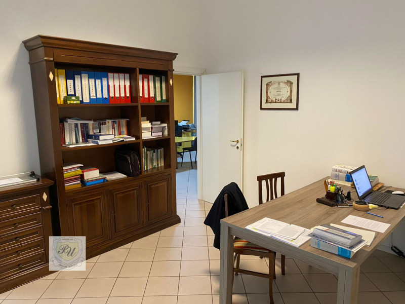 Immagine 2 di Ufficio in vendita  in Piazza Maggiore, 20 a Este