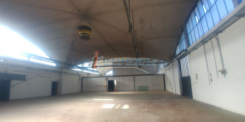 Immagine 10 di Capannone industriale in vendita  in VIA MILANO a Desio
