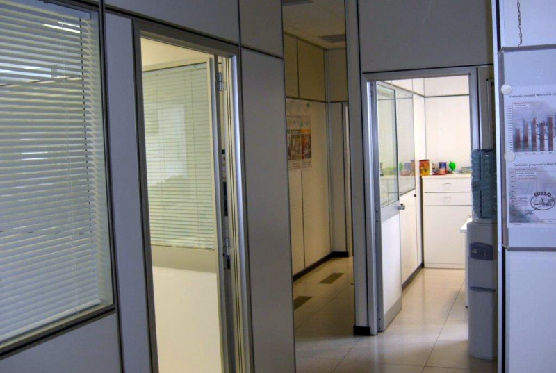 Immagine 8 di Ufficio in affitto  in VIA TOBAGI a Peschiera Borromeo