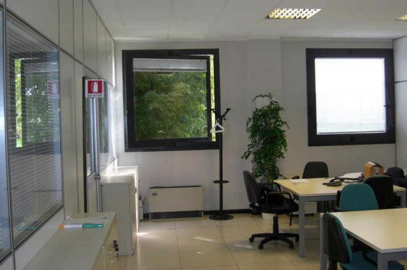 Immagine 10 di Ufficio in affitto  in VIA TOBAGI a Peschiera Borromeo