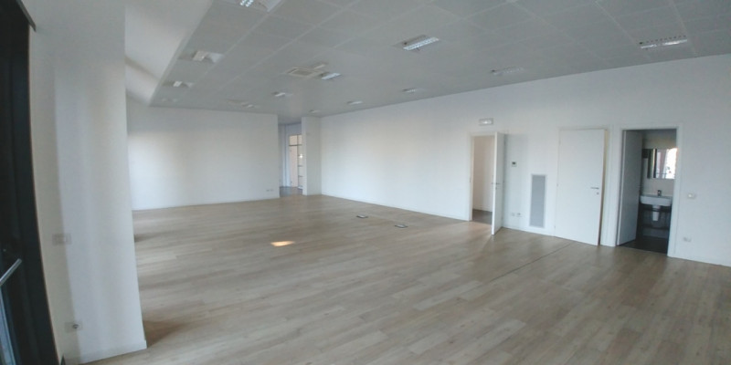 Immagine 1 di Ufficio in vendita  in VIALE DELL' ARTIGIANATO a Bernareggio