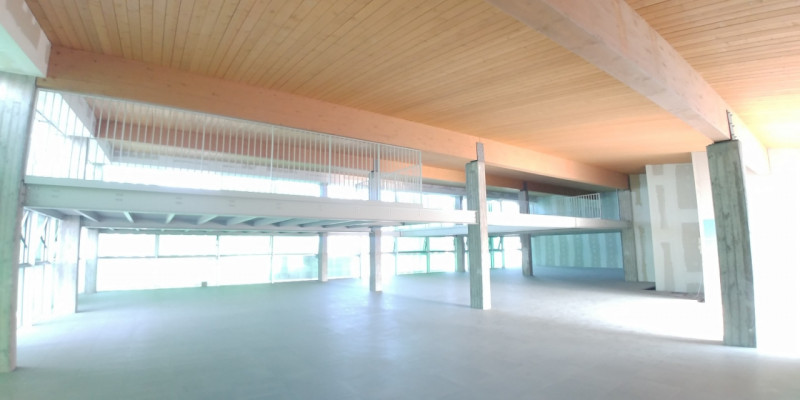 Immagine 5 di Attività commerciale in vendita  in VIA MAMELI a Vimercate