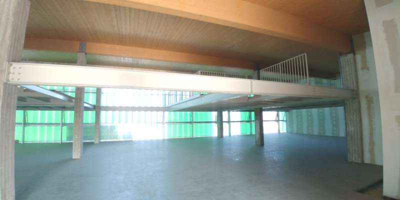 Immagine 19 di Attività commerciale in vendita  in VIA MAMELI a Vimercate