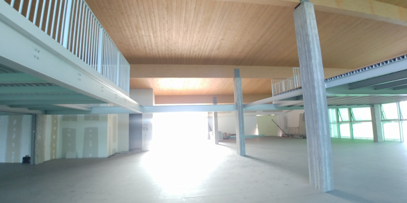 Immagine 23 di Attività commerciale in vendita  in VIA MAMELI a Vimercate