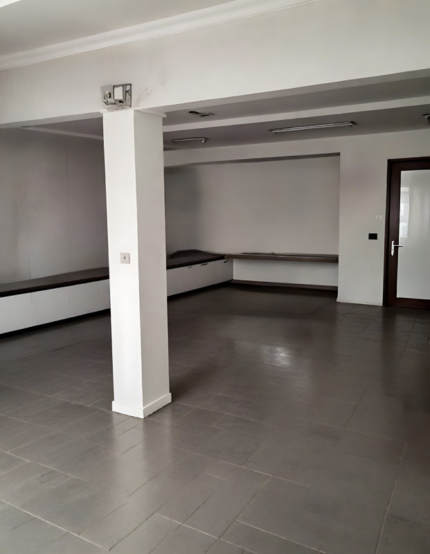 Immagine 10 di Negozio in affitto  in Via Brugnari a Castelfranco Veneto