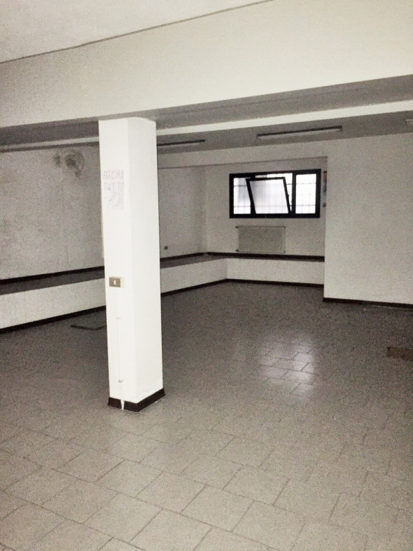 Immagine 11 di Negozio in affitto  in Via Brugnari a Castelfranco Veneto