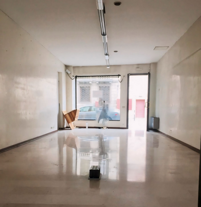 Immagine 22 di Negozio in affitto  in Via Brugnari a Castelfranco Veneto