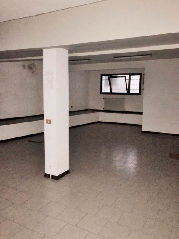 Immagine 23 di Negozio in affitto  in Via Brugnari a Castelfranco Veneto